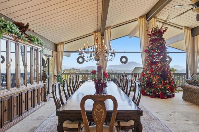 9902 Heavenly Way, La Mesa, CA 91941