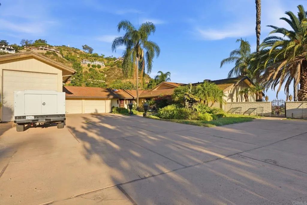 9902 Heavenly Way, La Mesa, CA 91941