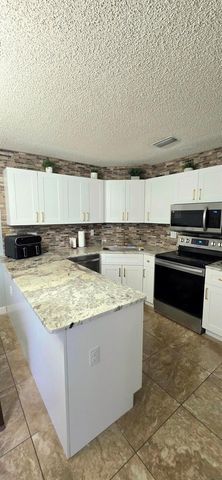 4467 Willow Pond Road A, West Palm Beach, FL 33417