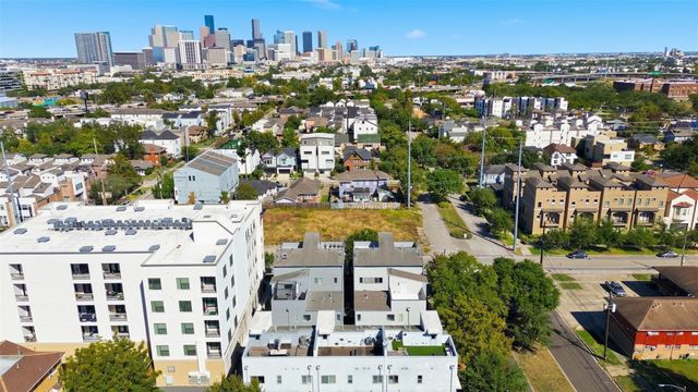 4704 Crawford Street, Houston, TX 77004