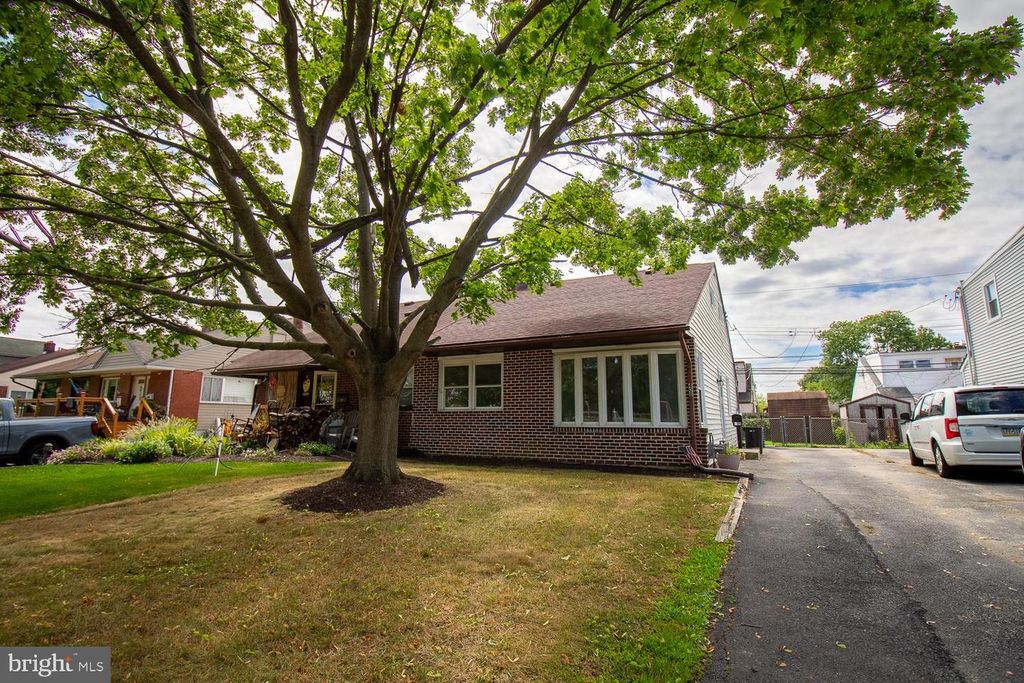 408 E WINONA AVE, Norwood, PA 19074