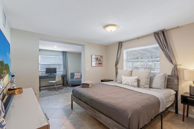 2012 SW 4th Avenue, Fort Lauderdale, FL 33315