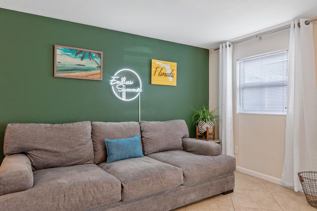 2012 SW 4th Avenue, Fort Lauderdale, FL 33315