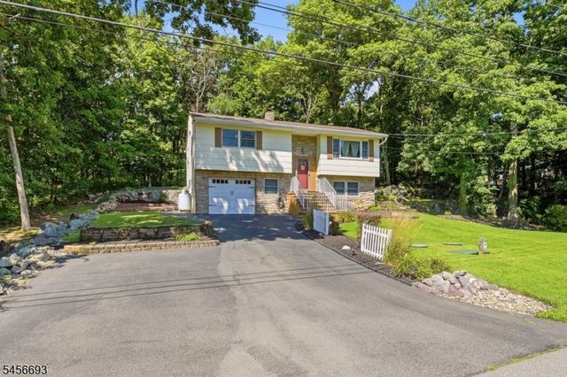 25 Elm Tree Rd, Vernon Twp., NJ 07422
