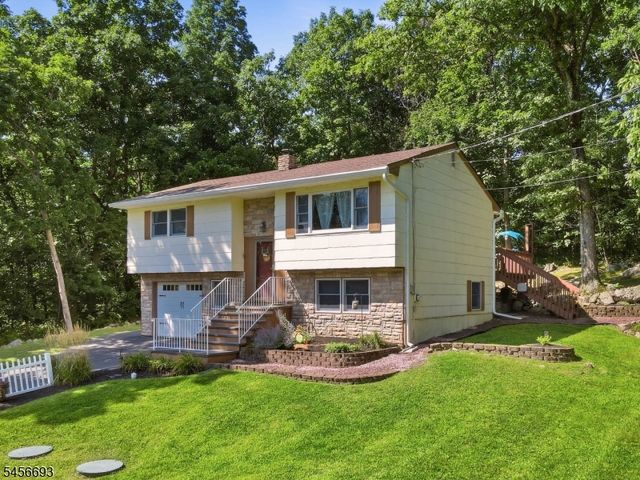 25 Elm Tree Rd, Vernon Twp., NJ 07422