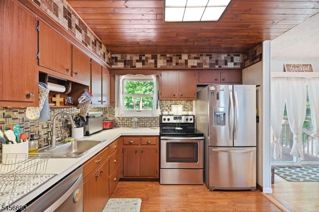 25 Elm Tree Rd, Vernon Twp., NJ 07422