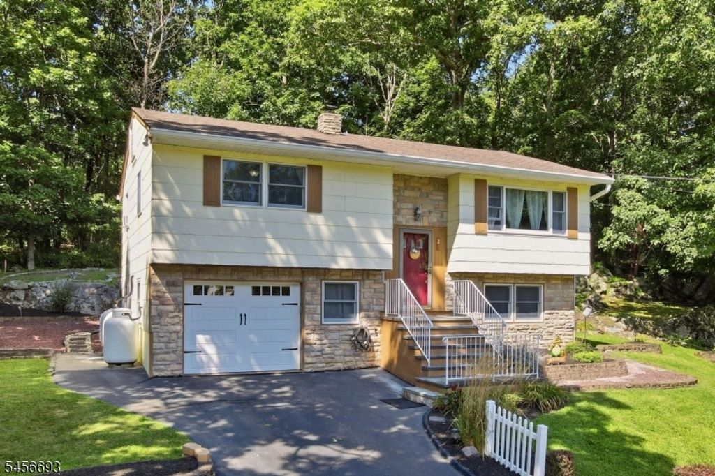 25 Elm Tree Rd, Vernon Twp., NJ 07422