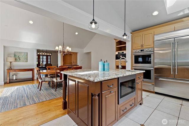 25327 NE 67th Place, Redmond, WA 98053