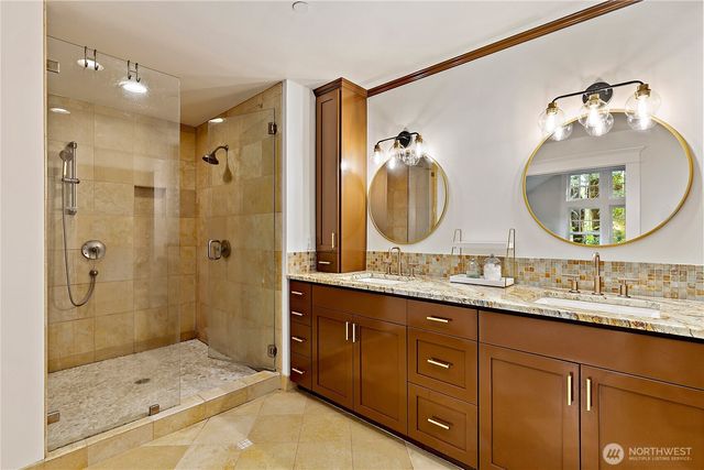 25327 NE 67th Place, Redmond, WA 98053