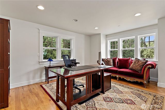 25327 NE 67th Place, Redmond, WA 98053
