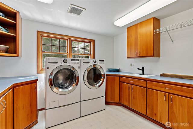 25327 NE 67th Place, Redmond, WA 98053
