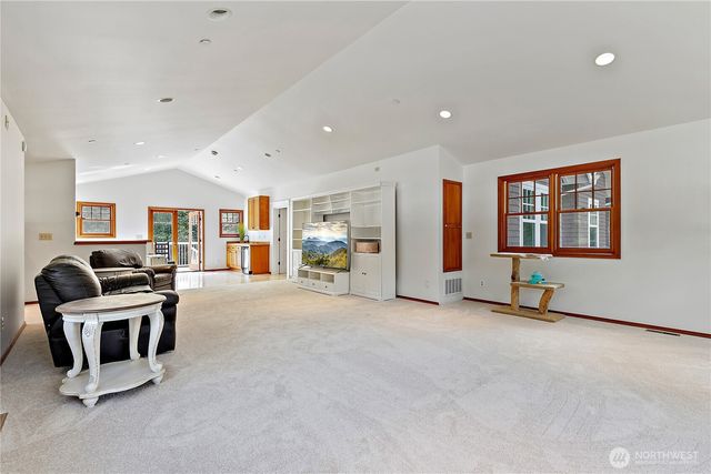 25327 NE 67th Place, Redmond, WA 98053