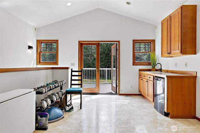 25327 NE 67th Place, Redmond, WA 98053