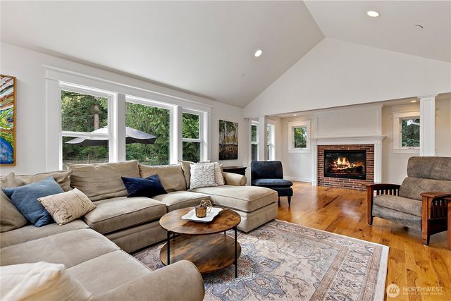 25327 NE 67th Place, Redmond, WA 98053