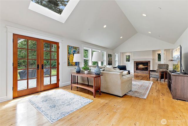 25327 NE 67th Place, Redmond, WA 98053