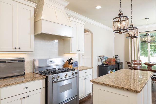 2452 Riverwater Lane, Fayetteville, AR 72703