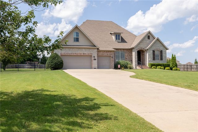 2452 Riverwater Lane, Fayetteville, AR 72703