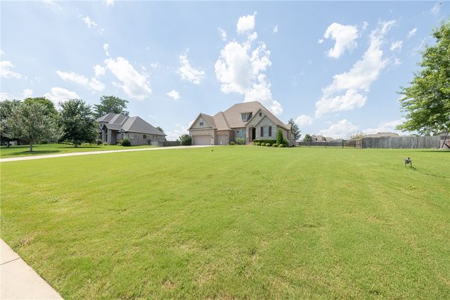 2452 Riverwater Lane, Fayetteville, AR 72703