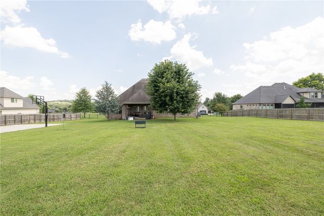 2452 Riverwater Lane, Fayetteville, AR 72703