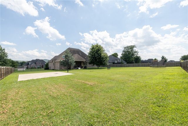 2452 Riverwater Lane, Fayetteville, AR 72703