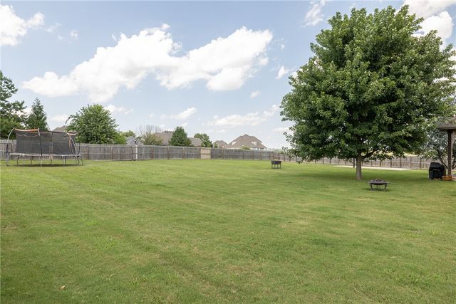 2452 Riverwater Lane, Fayetteville, AR 72703