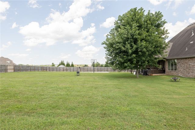 2452 Riverwater Lane, Fayetteville, AR 72703