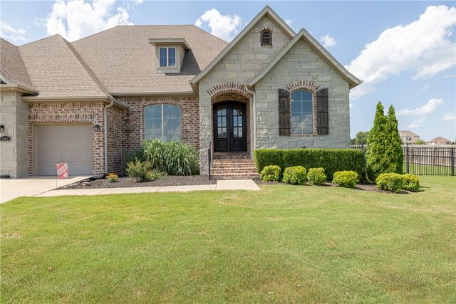 2452 Riverwater Lane, Fayetteville, AR 72703