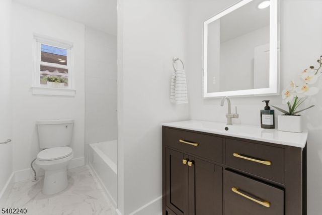 914 Bower St, Linden City, NJ 07036