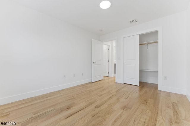 914 Bower St, Linden City, NJ 07036