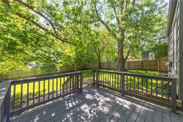 6739 Roe Avenue, Prairie Village, KS 66208