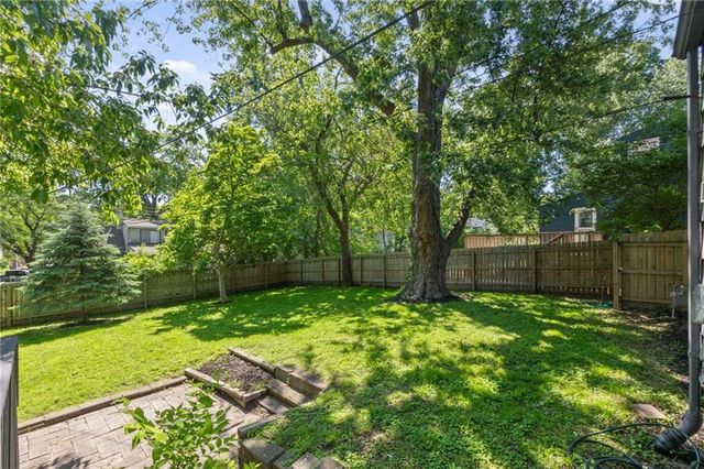 6739 Roe Avenue, Prairie Village, KS 66208