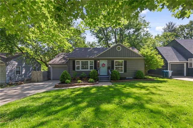 6739 Roe Avenue, Prairie Village, KS 66208
