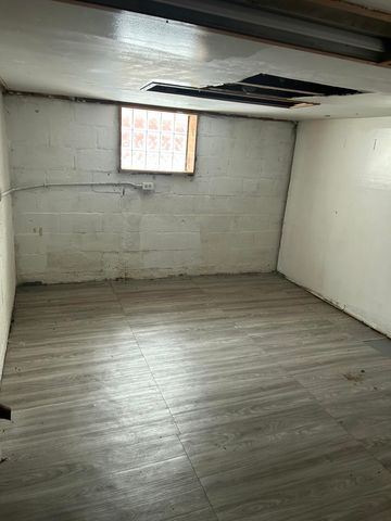 8944 William Street, Taylor, MI 48180