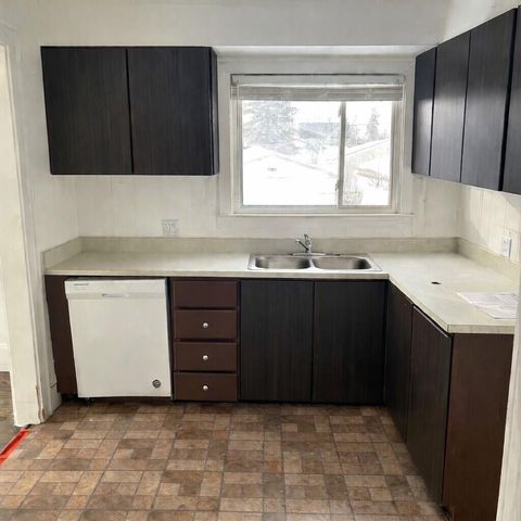 8944 William Street, Taylor, MI 48180