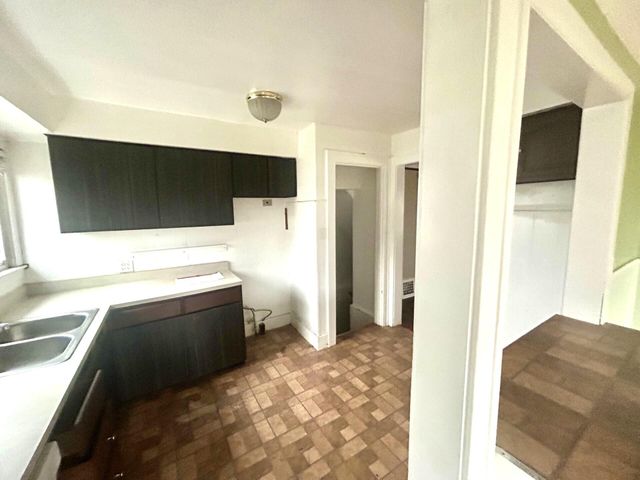 8944 William Street, Taylor, MI 48180