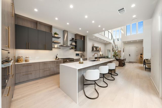 207 Morningside Drive, Roanoke, TX 76262