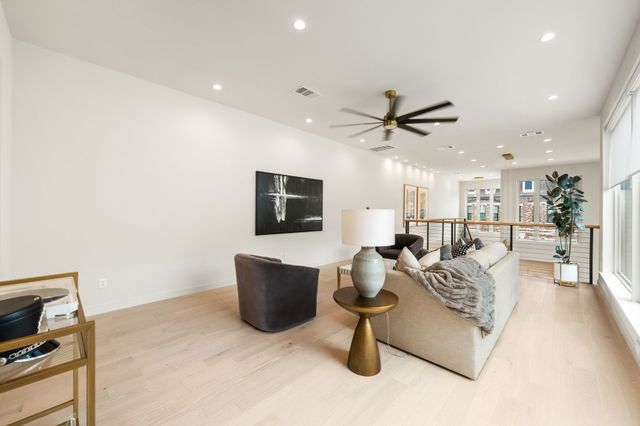 207 Morningside Drive, Roanoke, TX 76262