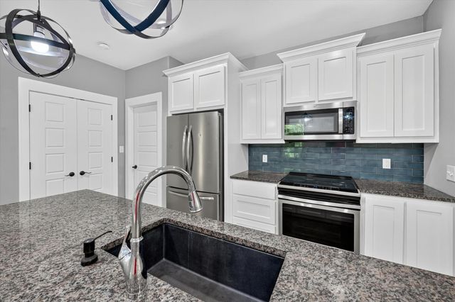 707 E Woodard Street, Denison, TX 75021
