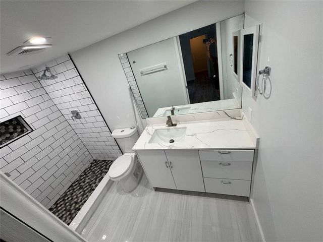 3101 NW 47th Terrace 121, Lauderdale Lakes, FL 33319