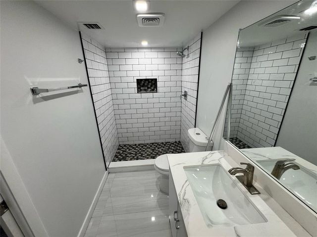 3101 NW 47th Terrace 121, Lauderdale Lakes, FL 33319