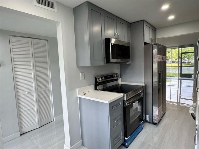 3101 NW 47th Terrace 121, Lauderdale Lakes, FL 33319