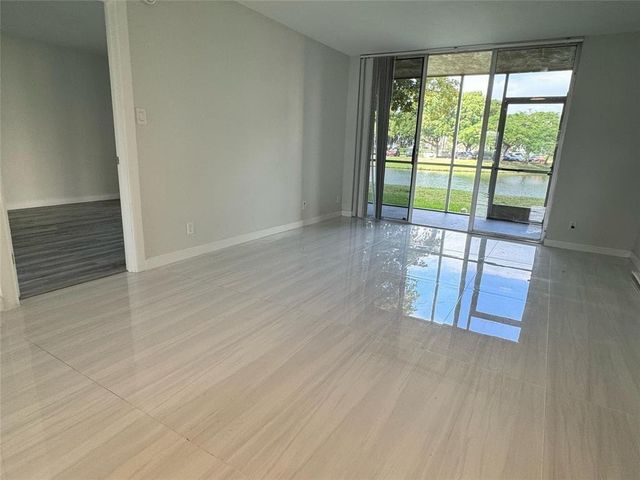 3101 NW 47th Terrace 121, Lauderdale Lakes, FL 33319