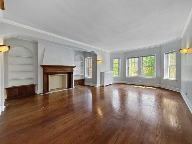 1716 W Estes Avenue 2E, Chicago, IL 60626