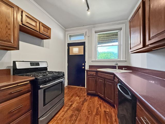 1716 W Estes Avenue 2E, Chicago, IL 60626