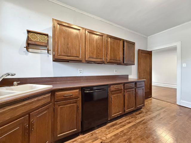 1716 W Estes Avenue 2E, Chicago, IL 60626
