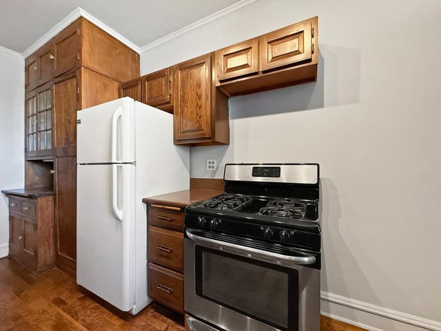 1716 W Estes Avenue 2E, Chicago, IL 60626