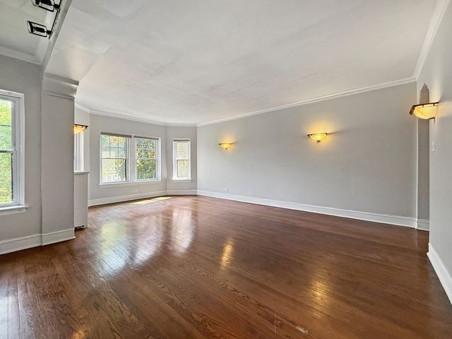 1716 W Estes Avenue 2E, Chicago, IL 60626