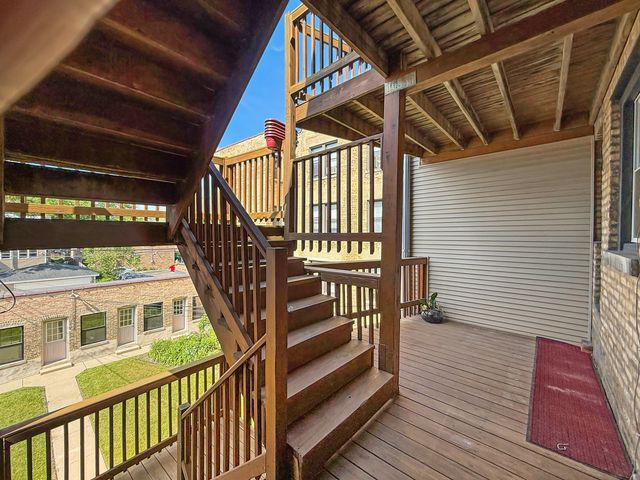 1716 W Estes Avenue 2E, Chicago, IL 60626