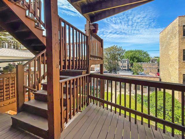 1716 W Estes Avenue 2E, Chicago, IL 60626