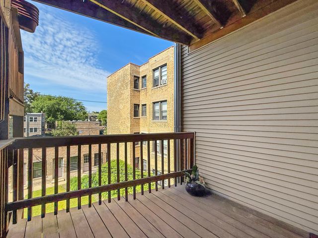 1716 W Estes Avenue 2E, Chicago, IL 60626